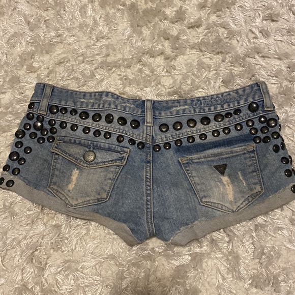 Vintage Guess Embellished jean shorts shorts - Picture 4 of 6